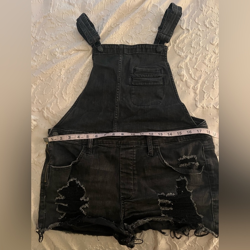 Express distressed denim short overalls size 12